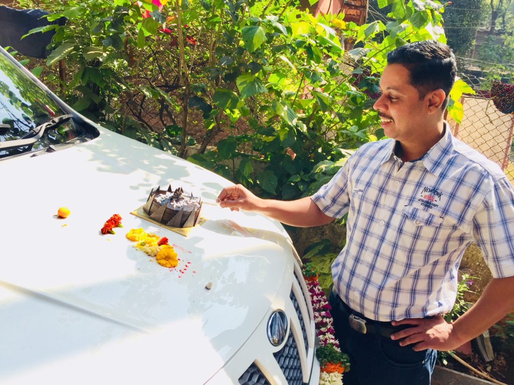 Mahindra XUV 500 w8 Autogenius Sagar shinde